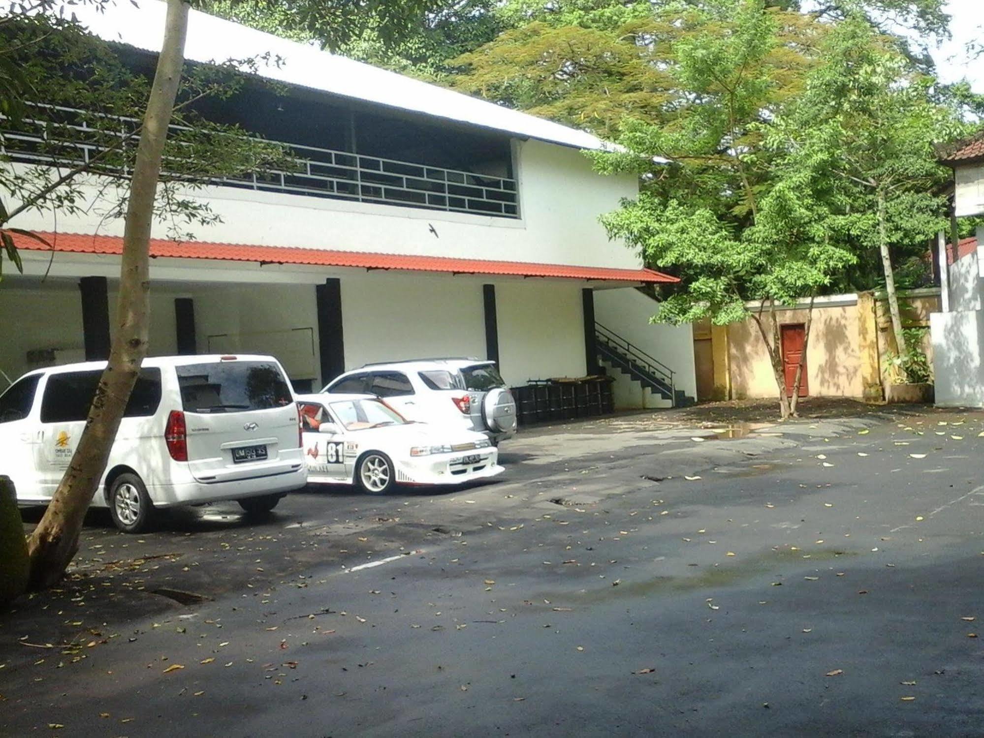 Mirah Hostel Legian  Exterior photo
