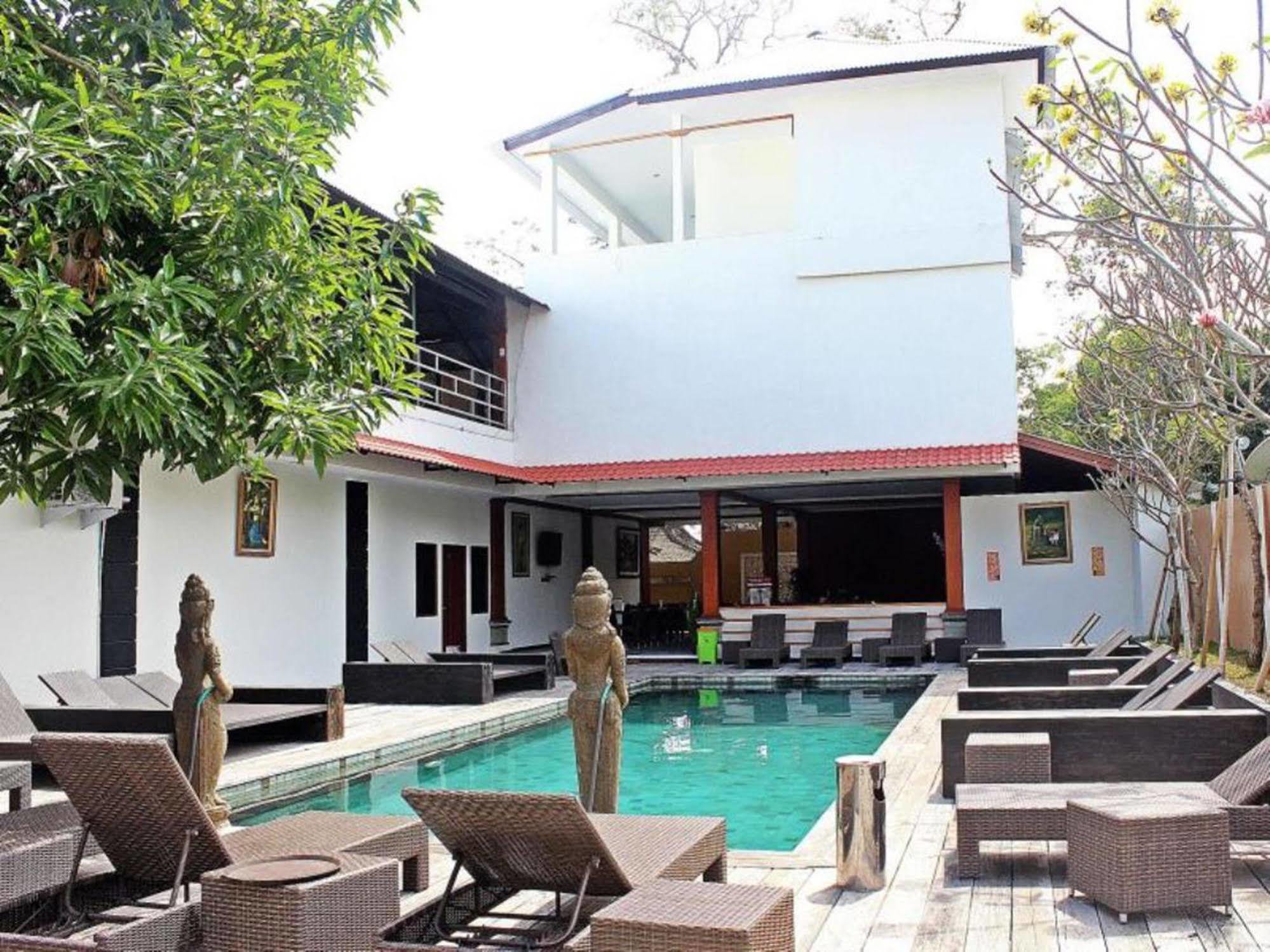 Mirah Hostel Legian  Exterior photo